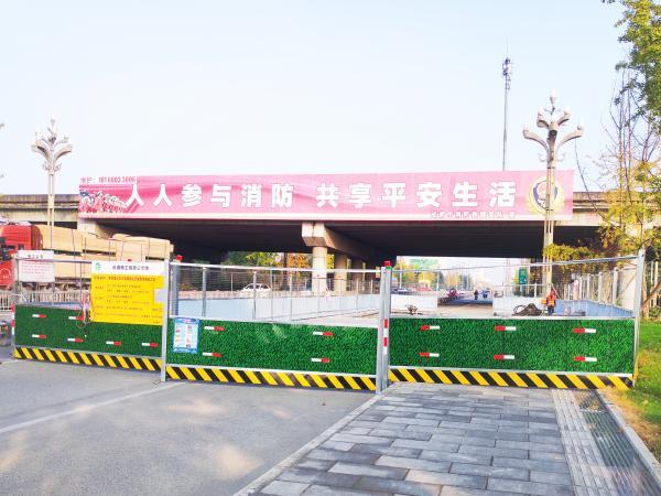 成都市武侯區(qū)半圍工地彩鋼板圍擋